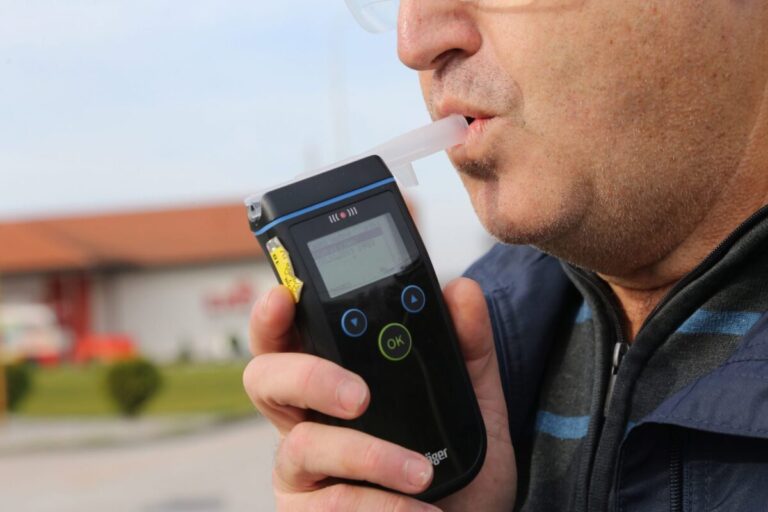 Novi cjenovnik za vozače: Alkotest ‘paprenih’ 50 KM