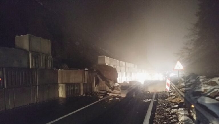 Odron na magistralnom putu, vojska na terenu: Saobraćaj na Nišićima u potpunosti obustavljen