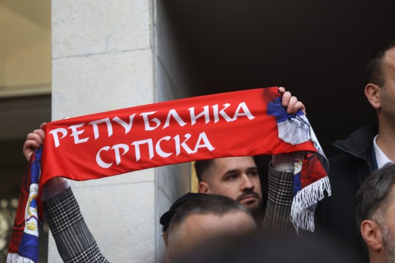 Opština I.Ilidža naredila obavezno isticanje zastave Republike Srpske na svim objektima