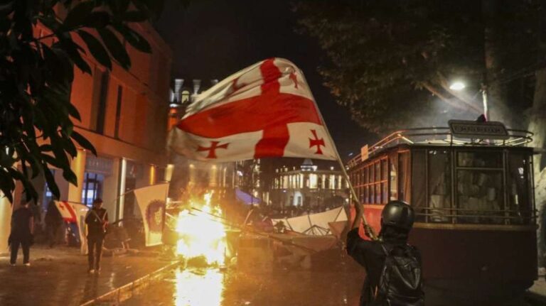 Opozicionar u Gruziji pokušao zapaliti zgradu suda