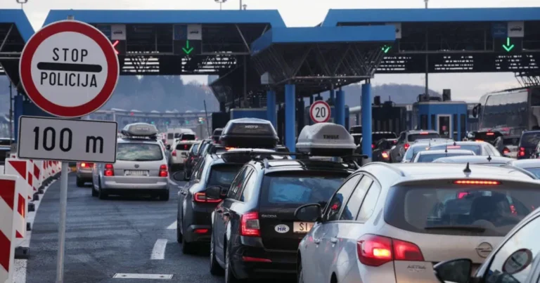 Pao sistem na graničnim prijelazima u BiH: Stvorile se velike gužve, ponegdje se provjere vrše ručno