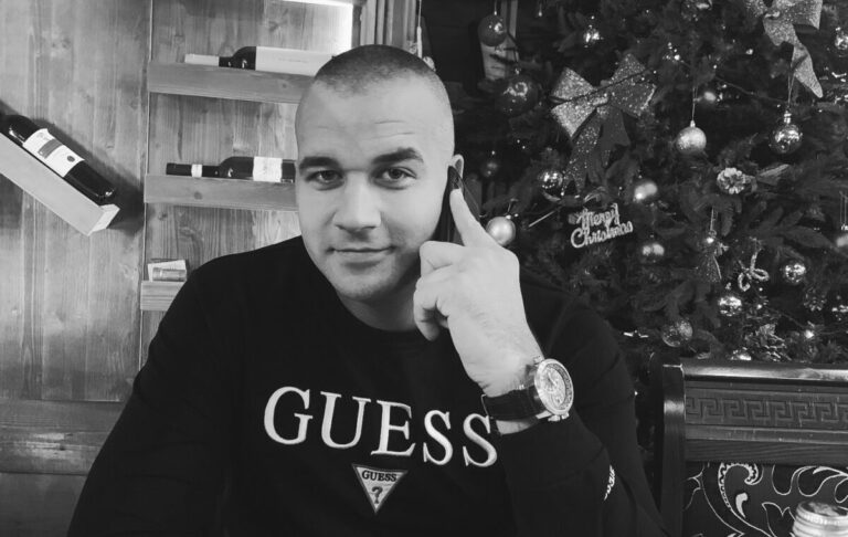 Policajac Jovan Vasiljević (34) poginuo u saobraćajnoj nesreći: Porodica i prijatelji u suzama se opraštaju