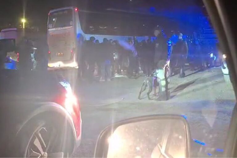 Policija zaustavila rumunske huligane, skinuli im sva obilježja Srbije