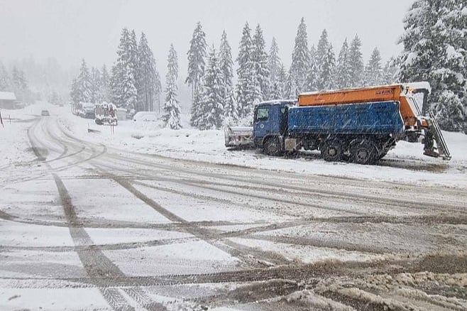 Ripački klanac i Romanija zatvoreni za teretni saobraćaj zbog snijega