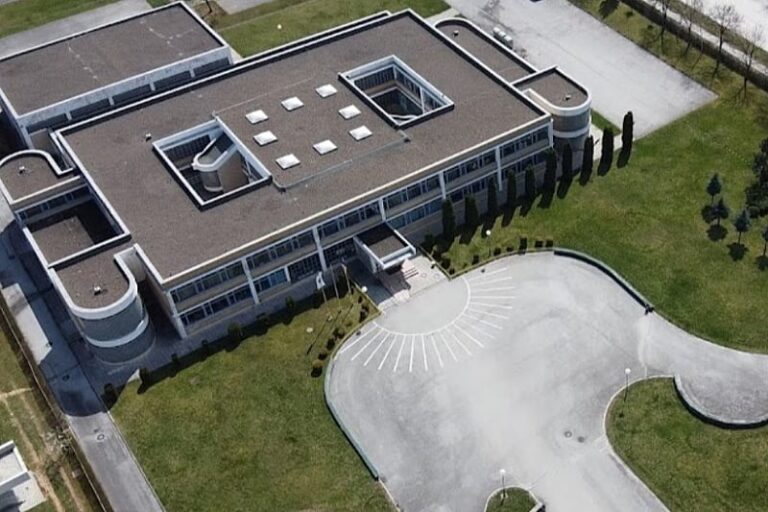 Roditelji učenika sarajevske OŠ “Osman Nuri Hadžić” više neće slati djecu u školu: “Učenica više puta prijetila nožem”