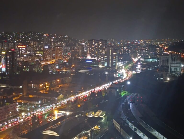 Saobraćajni kolaps u Sarajevu: Zabilježene velike gužve i kolone