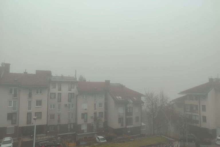 Sarajevo se jutros guši u smogu, zagađenje zraka značajno iznad dozvoljenog