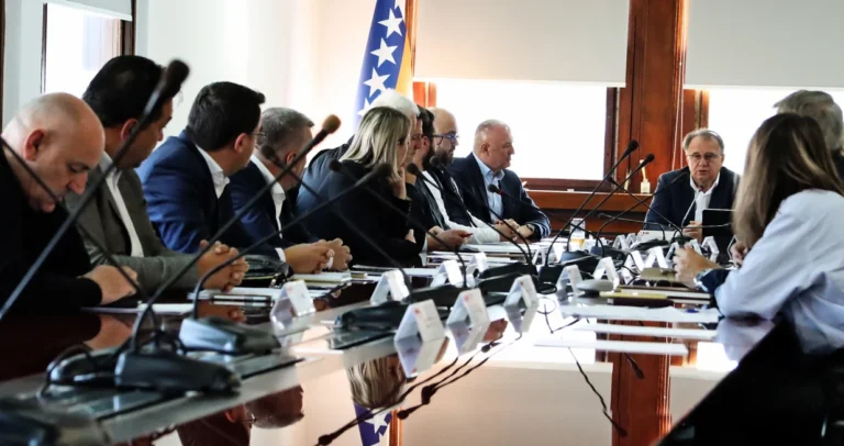 SDP: Dodikovo povlačenje je pobjeda svih građana, pokrenut ćemo smjenu kadrova SNSD-a