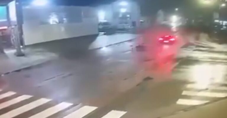 Snimak iz Bijeljine ledi krv u žilama: Golf na pješačkom prelazu pokosio pješaka iz Zvornika