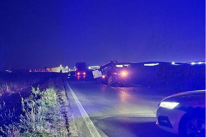 Stravična nesreća kod Bijeljine: Traktor prepolovljen usljed sudara s automobilom