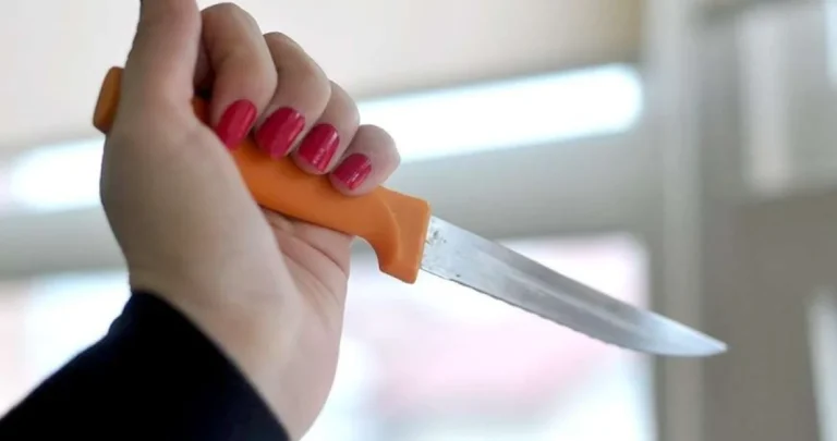 Stravično: Žena oštrim predmetom ubila člana porodice