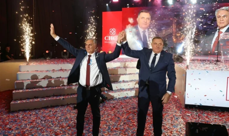 Svrgnuti predsjednik bodri bosanske Srbe prema “majci Rusiji”