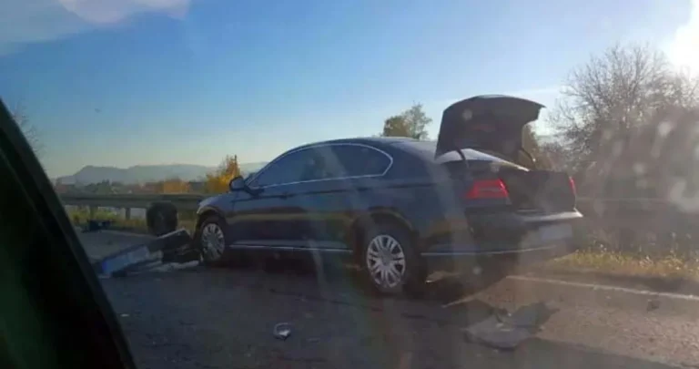 Teška nesreća na bh. putu: Od siline udara jednom vozilu je otpao točak