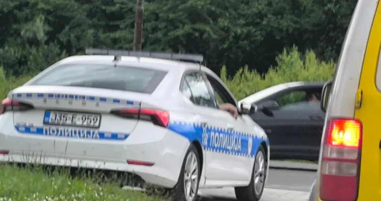 Teška nesreća na bh. putu: Strašan sudar automobila, povrijeđene četiri osobe