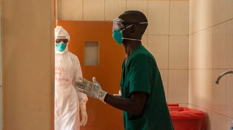 U Africi ponovo otkriven smrtonosni virus “Marburg”: Ubija do 80 posto zaraženih pacijenata