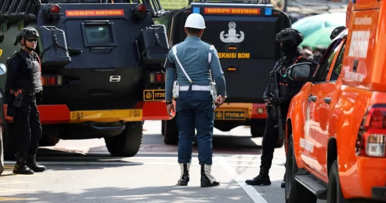 Užas u Indoneziji: U eksploziji tokom džuma-namaza u džamiji više od 50 ljudi povrijeđeno