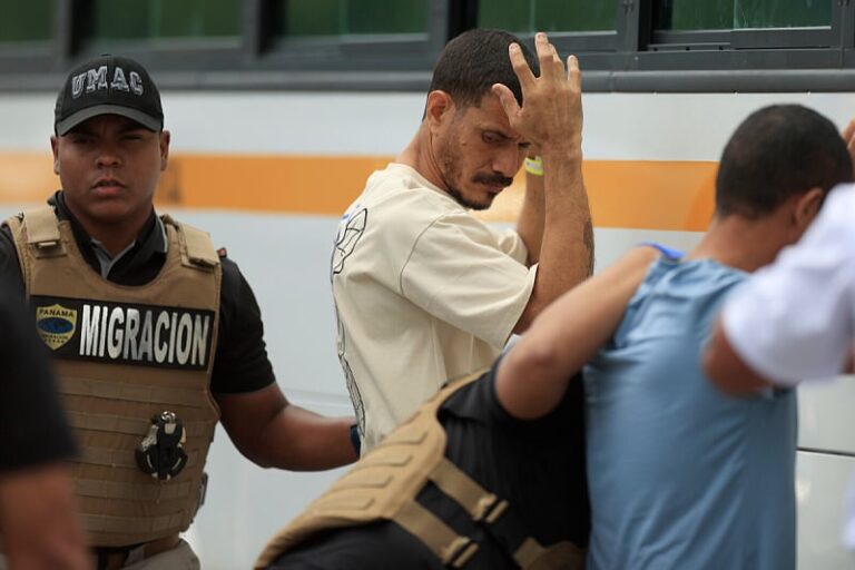 U problemu 250.000 osoba: Trump planira ispitati status izbjeglica koje je primio Biden