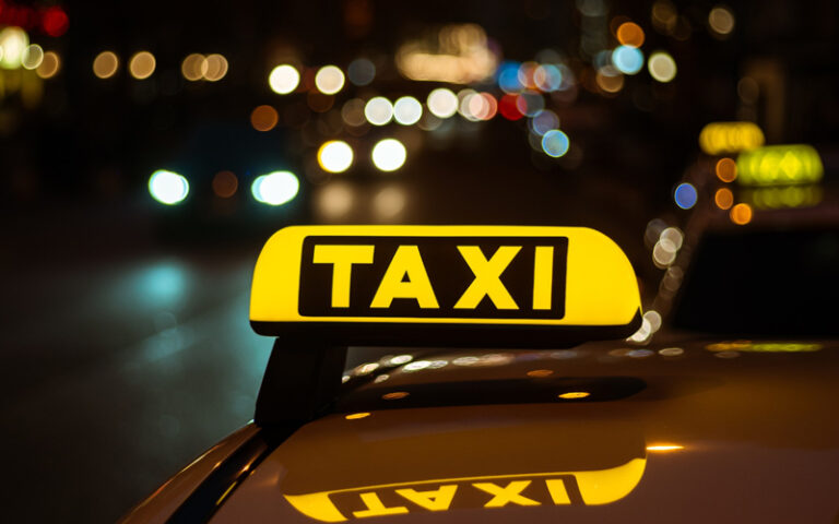 U rekordnom vremenu uhapšen: Lopov u oružanoj pljački opljačkao apoteku pa pokušao pobjeći taksijem