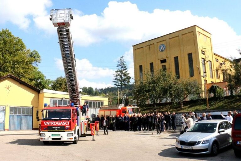 Zašto na terenu sinoć nije bilo novo vatrogasno vozilo plaćeno 657.000 KM iz budžeta?