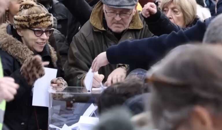 SRBIJA NA NOGAMA: Studenti pokrenuli masovnu peticiju za smjenu vlasti