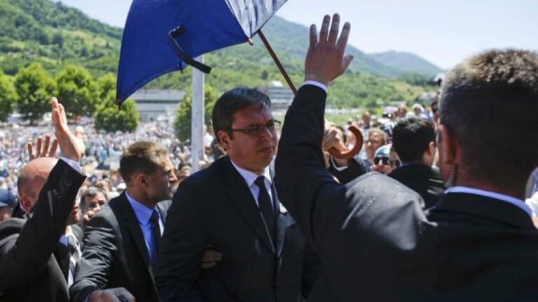 Mediji u RS-u opet pokreću priču o kamenovanju Vučića u Srebrenici