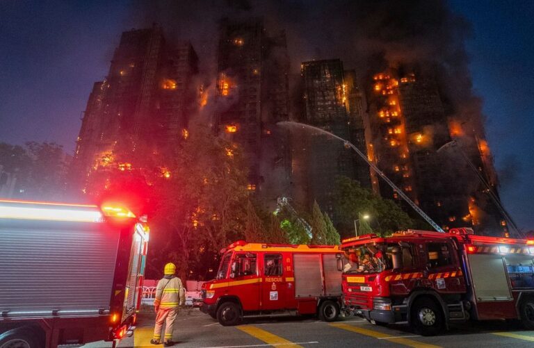 Pokreće se velika istraga o požaru u Hong Kongu: Uhapšeno 25 ljudi