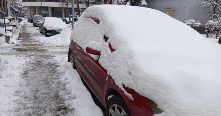 Zaleđena šajba, vrata i brisači? Ovi trikovi ZIMI SPASAVAJU AUTO, neke od njih skoro niko ne zna