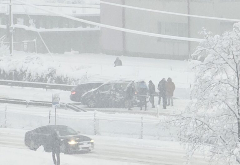 Nezgoda na M-17 u Zenici: Sudar dva automobila