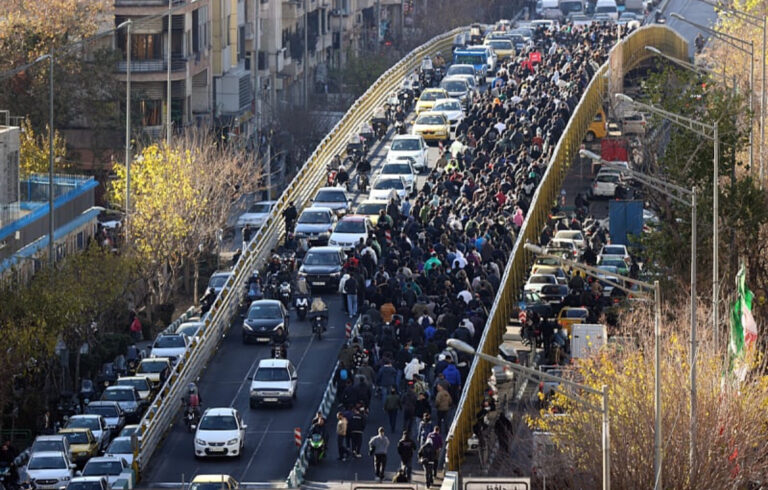 Eskalacija nemira u Iranu: Prijavljene prve žrtve na jugozapadu zemlje