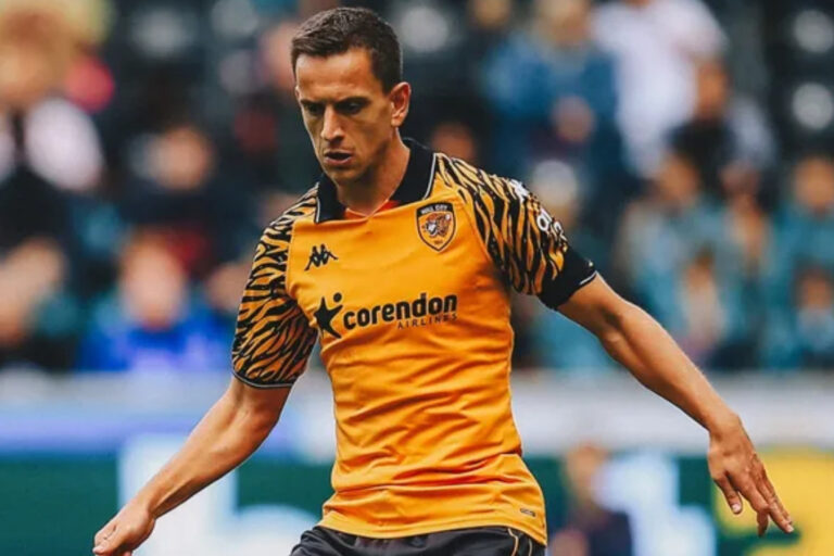 Težak početak 2026. za bh. dvojac: Hull poražen, Hadžiahmetović bez značajnije minutaže