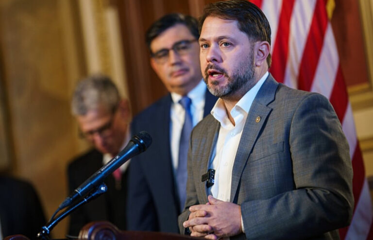 Senator oštro kritikovao vojnu intervenciju u Venecueli: “Ovo je nezakonit rat”