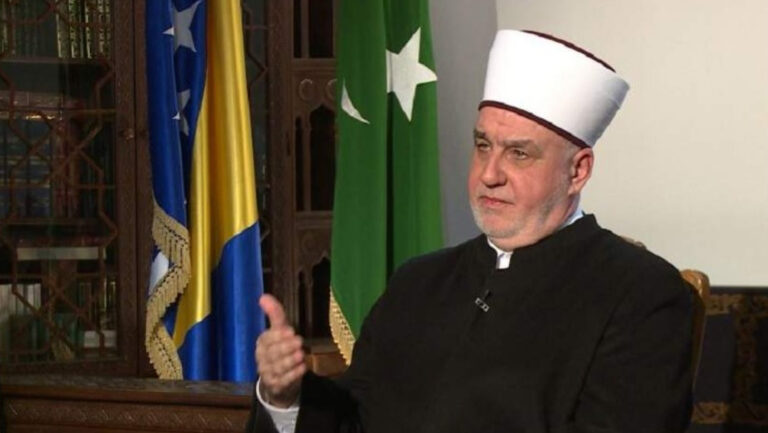 POKUŠAJ BRISANJA KRVAVE HISTORIJE: Reis Kavazović upozorava da se u Kravici planski uništavaju dokazi genocida!