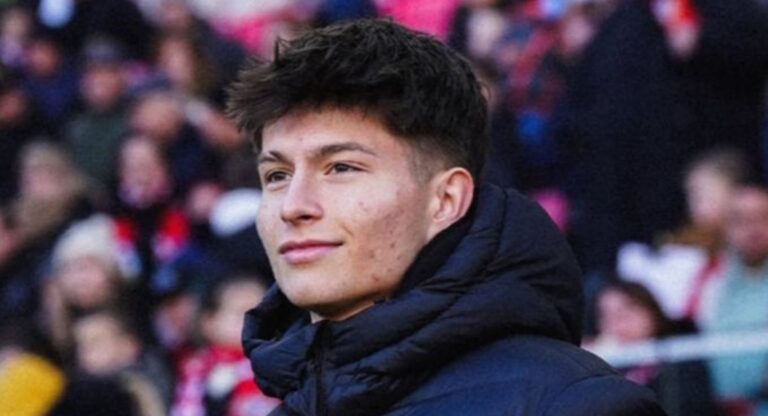 Neočekivan obrt u Ajndhovenu: Bajraktarević ostaje u PSV-u i bori se za prvu postavu?