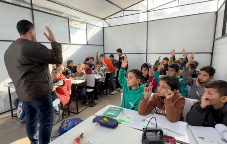 Gaza: Škole pod šatorima nakon dvije godine pauze