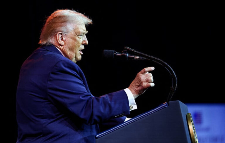 Trump zaprijetio Iranu: “Udarit ćemo vas žestoko, vojska je spremna i napunjena!”