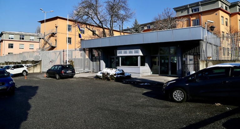 Priznao prodaju diploma: Denisu Pračiću godina zatvora i 40.000 KM kazne