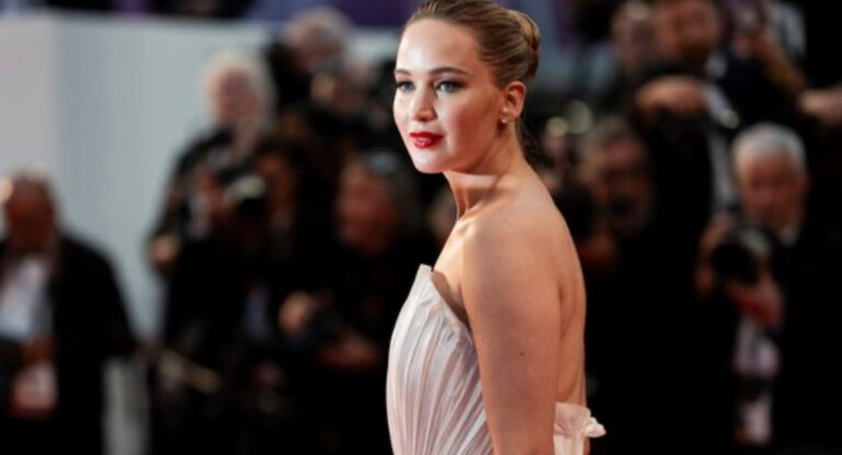 Jennifer Lawrence o balansu karijere i obitelji: „Sada se identificiram kao majka koja ostaje kod kuće“