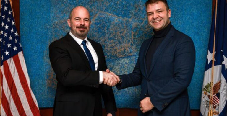 Susret u Ambasadi SAD-a: Ginkel i Makarević o jačanju bilateralnih veza