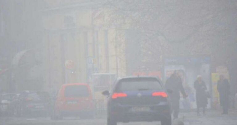 Oprez u vožnji: Magla otežava saobraćaj u kotlinama i uz riječne tokove