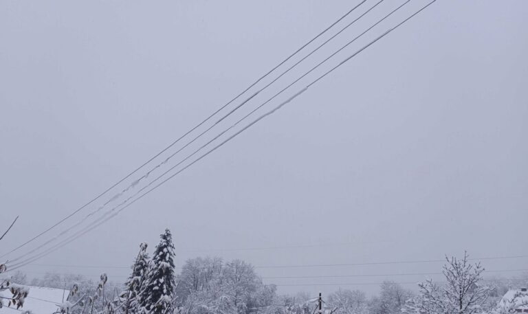 Elektroprivreda BiH: Oko 15.000 korisnika bez struje, bolnice i ključne institucije imaju prednost