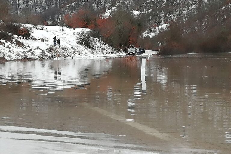 Kiša, snijeg i nabujale rijeke: BiH pod vodom i ledom, vanredna situacija i u Zvorniku
