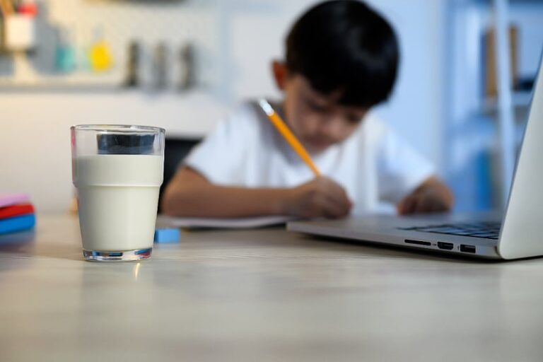 Punomasno mlijeko vraća se u školske obroke američkih učenika