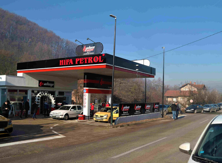 Sin policajca sa prijateljima opljačkao benzinsku pumpu Hifa Petrol u Tešnju