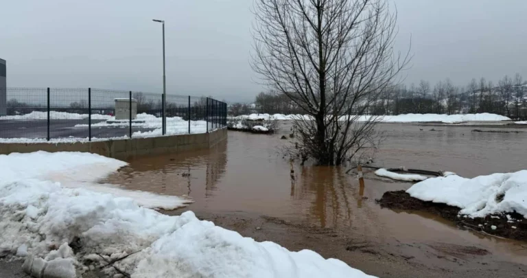 Vlada FBiH upozorava: Bujične poplave i klizišta mogući narednih dana