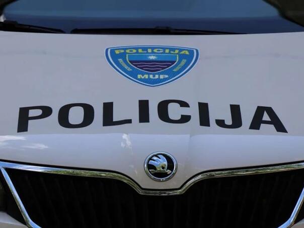 Na M-17 zaustavili vozilo, pronašli dva kilograma marihuane i neutvrđenu količinu kokaina