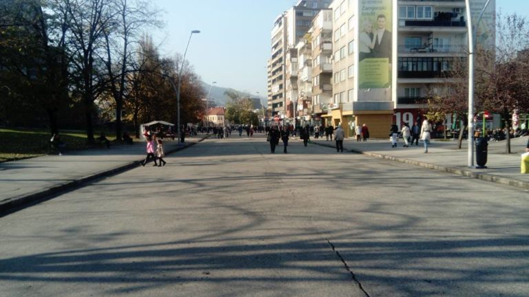 Zeničani uz šetnju i kafu uživali u lijepom vremenu