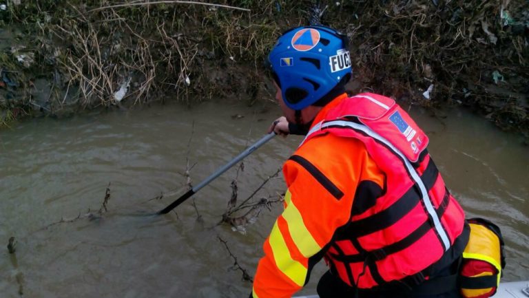 MAGLAJ: Potraga za Omersoftićem, tokom noći osvjetljavani mostovi