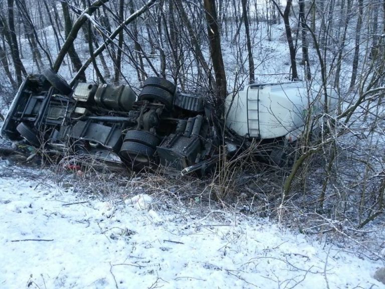 Kamion sletio s puta M17 kod Žepča, nema povrijeđenih