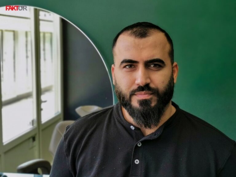 Frizer iz Turske koji “šiša vatrom”: Bosanski sam naučio da mogu komunicirati sa puncem i punicom