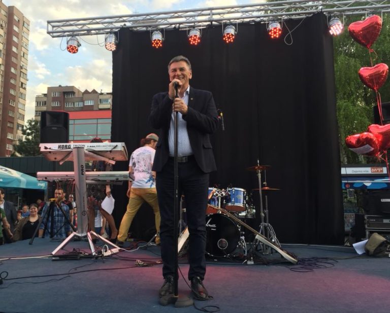 KASUMOVIĆ: Nikada ne odustajete od učenja, rada i hrabrosti da mijenjate sve što predstavlja prepreku vašoj budućnosti!